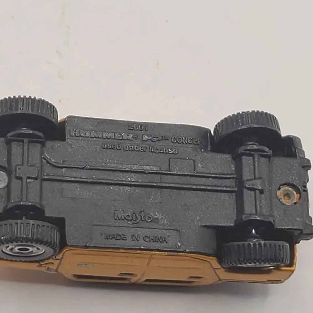 Maisto Hummer H2 Concept 2001 Orange Black Die Cast Car